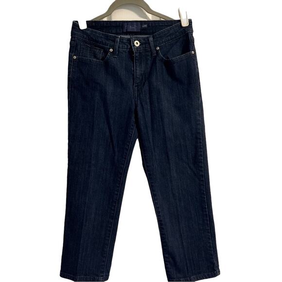 Levi’s Jeans Women's Size 4 or 27 Dark Wash Demi Curve Classic Capri - Picture 5 of 6